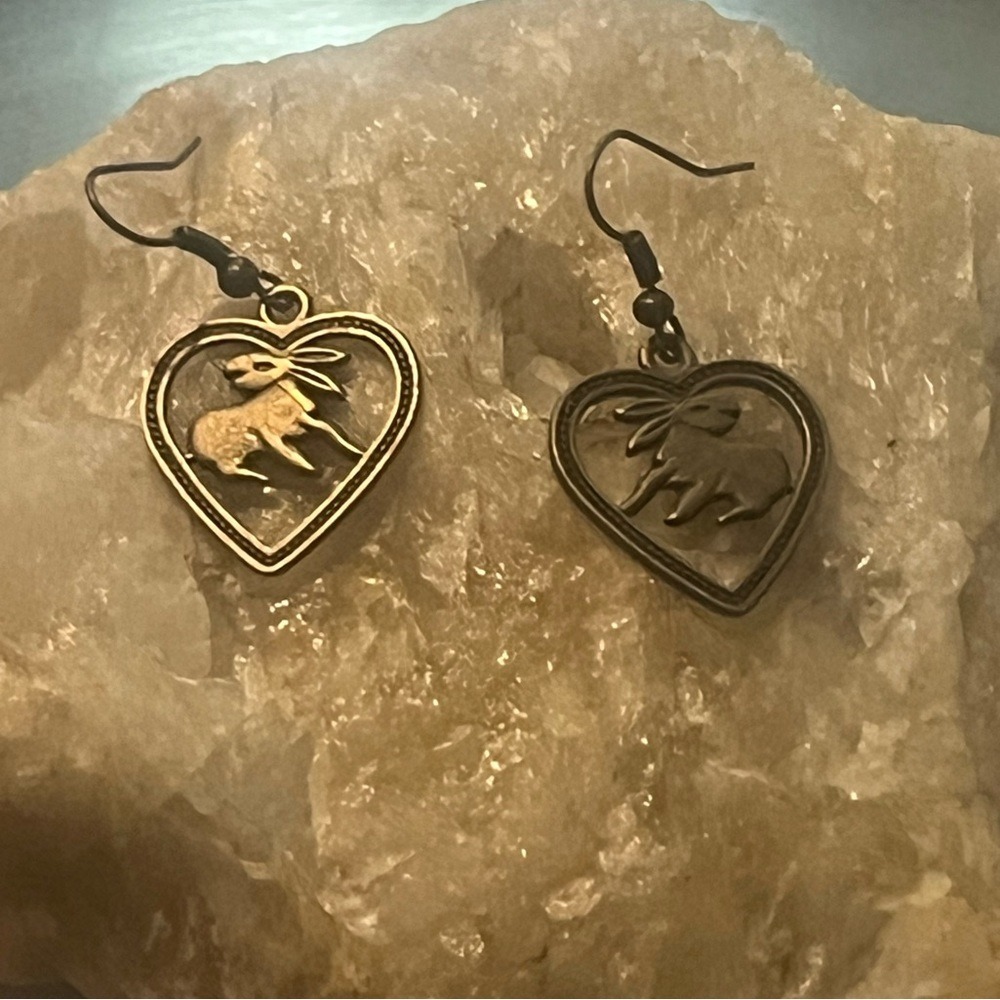 Year Of The Rabbit Chinese Zodiac Boho Rustic Bronze Heart Western Earrings -New - Picture 3 of 5